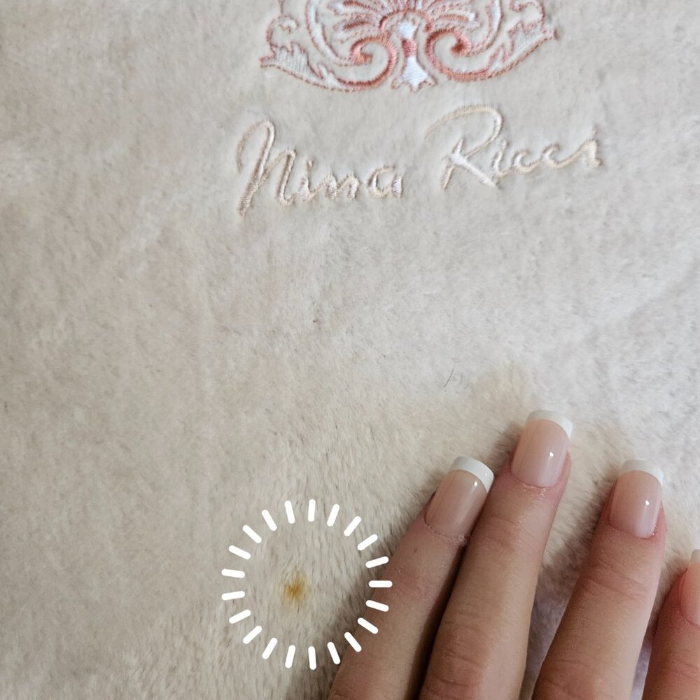 Nina Ricci Blanket - Picture 14 of 16